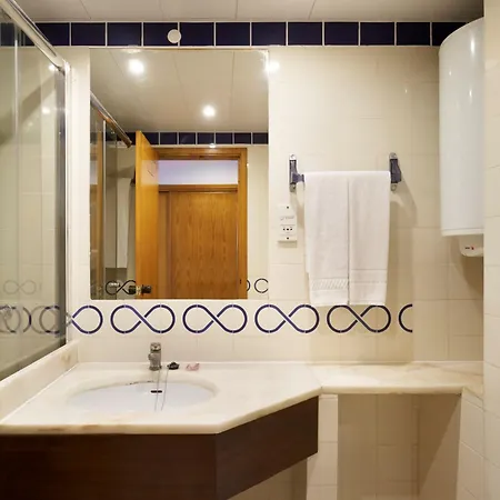Golden Club Aparthotel 2*