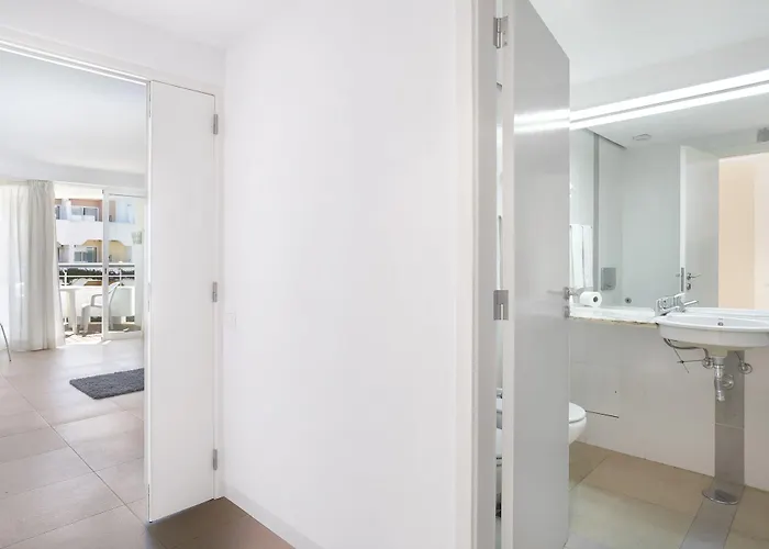 Golden Club Aparthotel 3*