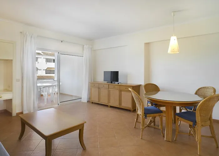 Aparthotel Golden Club 3*