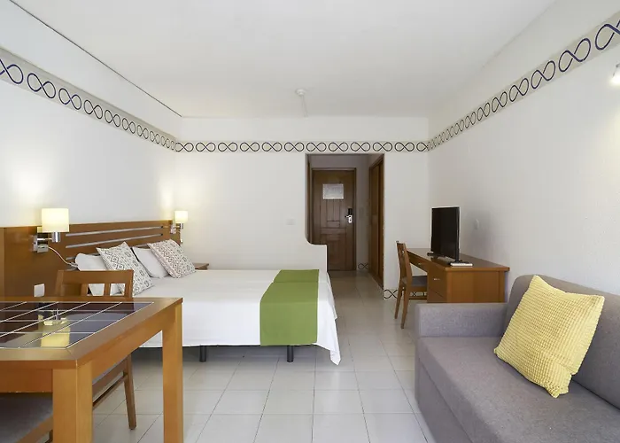 Golden Club 3* 卡巴纳斯·德·塔维拉