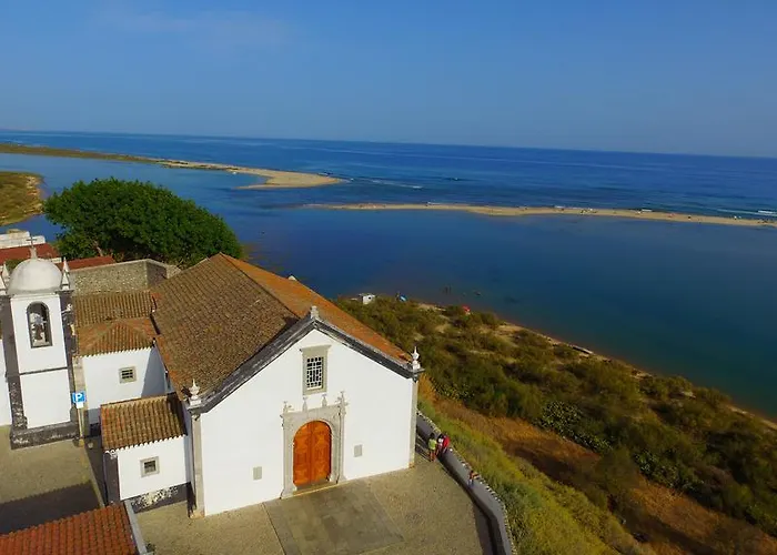 Golden Club 卡巴纳斯·德·塔维拉