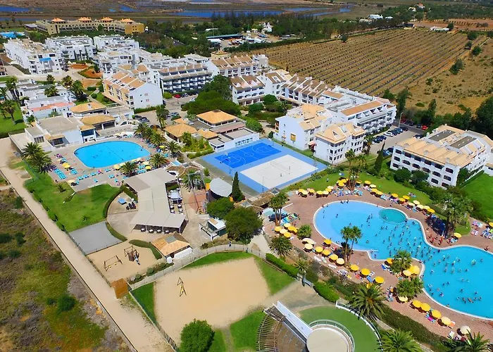 Golden Club 卡巴纳斯·德·塔维拉